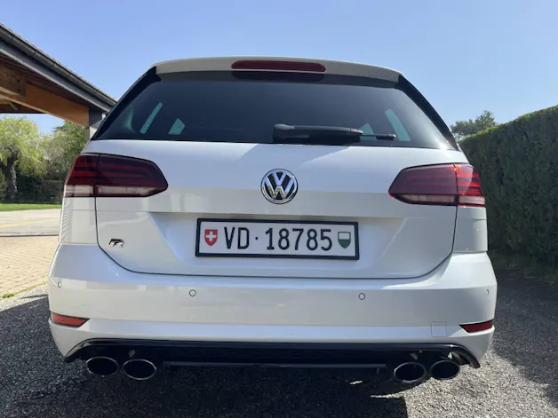 VW Golf VII Variant 2.0 TSI R 310 DSG 4motion