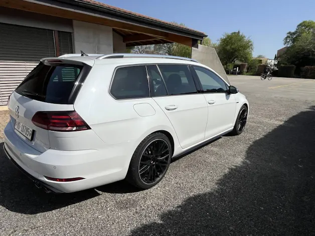VW Golf VII Variant 2.0 TSI R 310 DSG 4motion