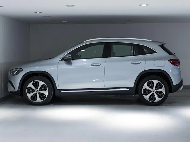 Mercedes-Benz GLA 250 e "EQ Star"