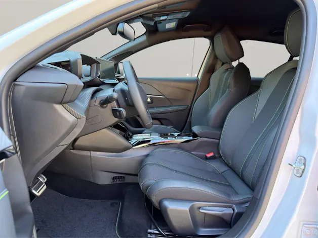 Peugeot 208 1.2 Hybrid 145 GT