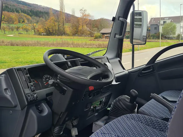 Isuzu M55 40Km/h