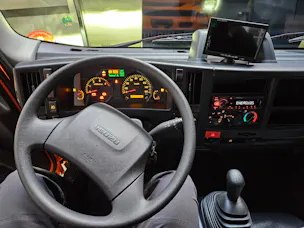 Isuzu M55 40Km/h