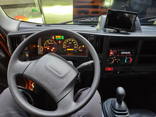 Isuzu M55 40Km/h
