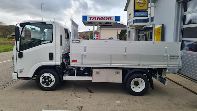 Isuzu M55 40Km/h
