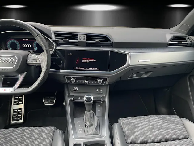 Audi Q3 40 TFSI S line quattro S-tronic