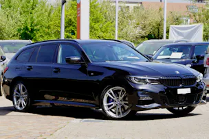 BMW 330e x DriveTouring M Sport Steptronic