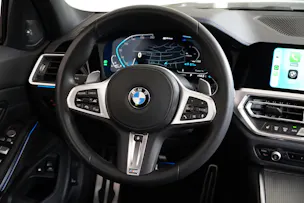 BMW 330e x DriveTouring M Sport Steptronic