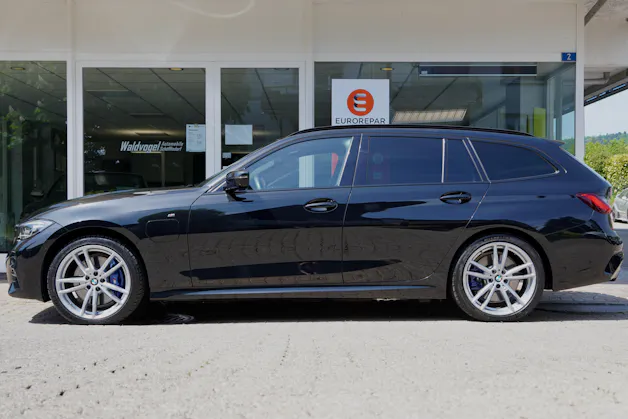 BMW 330e x DriveTouring M Sport Steptronic