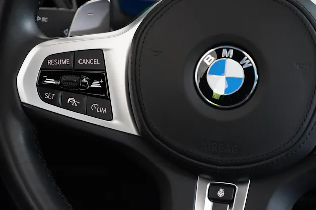 BMW 330e x DriveTouring M Sport Steptronic