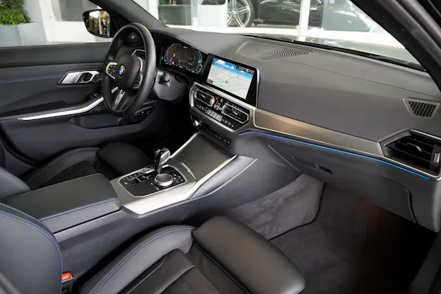 BMW 330e x DriveTouring M Sport Steptronic