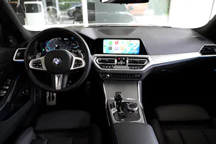 BMW 330e x DriveTouring M Sport Steptronic