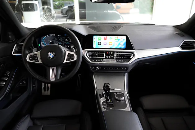 BMW 330e x DriveTouring M Sport Steptronic