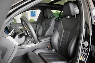 BMW 330e x DriveTouring M Sport Steptronic