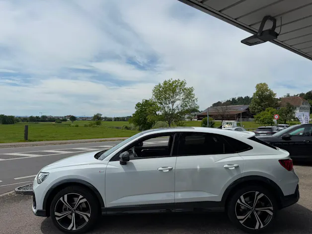 Audi NaviPLUS/Panoramadach/Anhängevorrichtung/verstellbare Dämpferregelung/SONOS Soundsystem/MatrixLED/Komfortschlüssel/