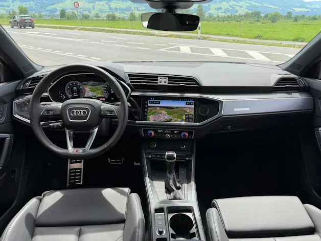 Audi NaviPLUS/Panoramadach/Anhängevorrichtung/verstellbare Dämpferregelung/SONOS Soundsystem/MatrixLED/Komfortschlüssel/