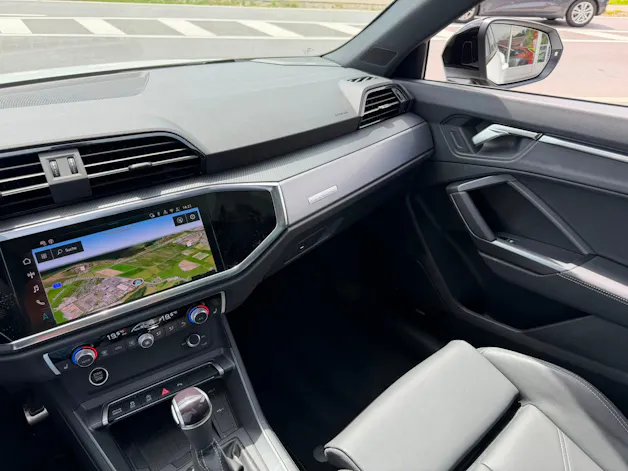 Audi NaviPLUS/Panoramadach/Anhängevorrichtung/verstellbare Dämpferregelung/SONOS Soundsystem/MatrixLED/Komfortschlüssel/