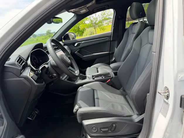 Audi NaviPLUS/Panoramadach/Anhängevorrichtung/verstellbare Dämpferregelung/SONOS Soundsystem/MatrixLED/Komfortschlüssel/
