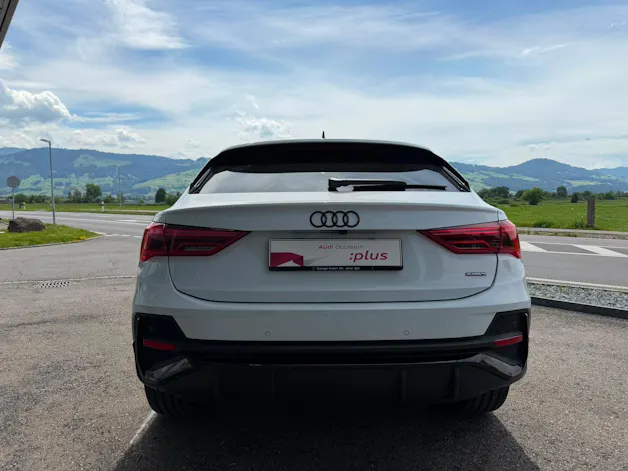 Audi NaviPLUS/Panoramadach/Anhängevorrichtung/verstellbare Dämpferregelung/SONOS Soundsystem/MatrixLED/Komfortschlüssel/