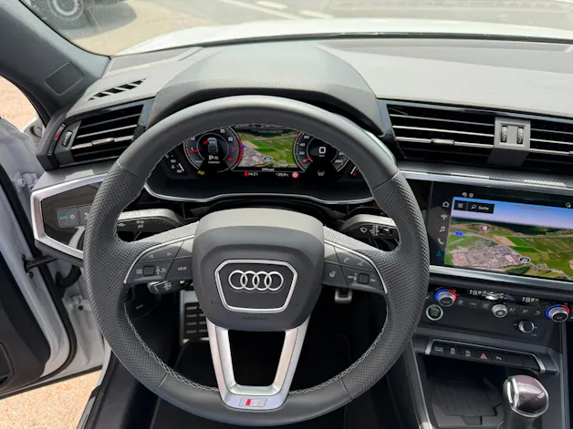 Audi NaviPLUS/Panoramadach/Anhängevorrichtung/verstellbare Dämpferregelung/SONOS Soundsystem/MatrixLED/Komfortschlüssel/