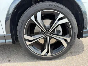 Audi NaviPLUS/Panoramadach/Anhängevorrichtung/verstellbare Dämpferregelung/SONOS Soundsystem/MatrixLED/Komfortschlüssel/