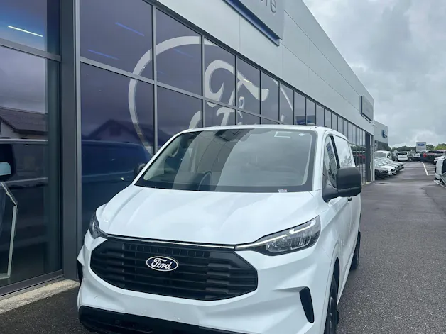 Ford Transit Custom Van 320 L1 2.0 EcoBl Trend/136CV/4x4 Aut.