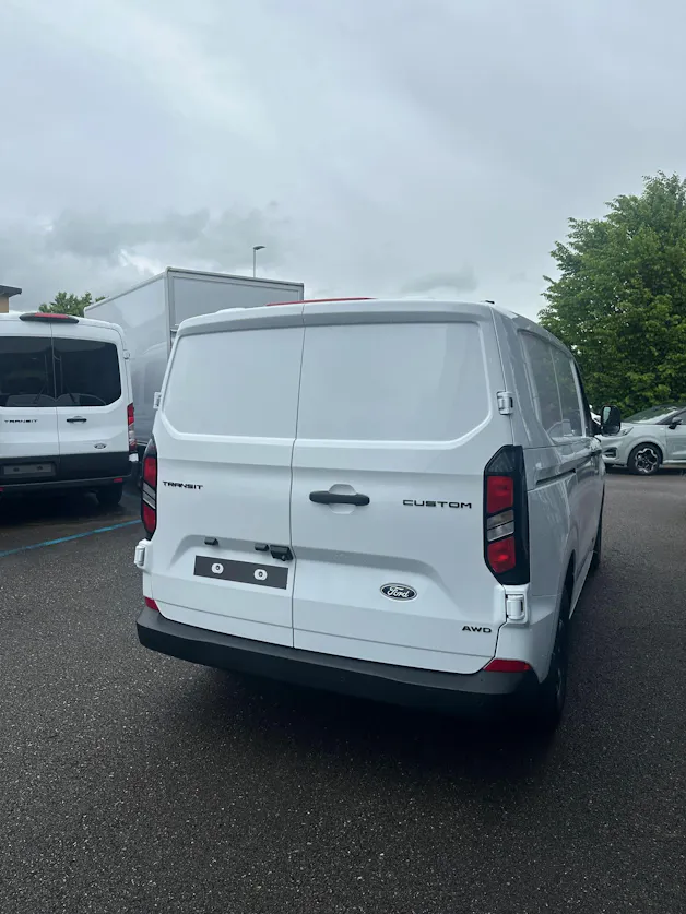 Ford Transit Custom Van 320 L1 2.0 EcoBl Trend/136CV/4x4 Aut.