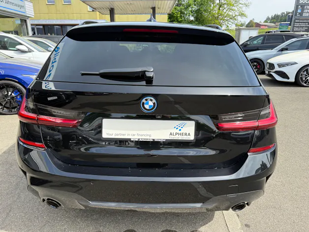 BMW 330e x DriveTouring M Sport Steptronic