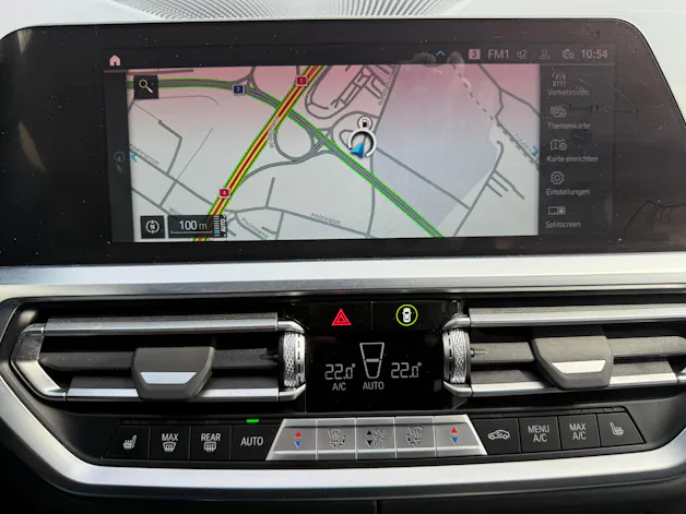 BMW 330e x DriveTouring M Sport Steptronic