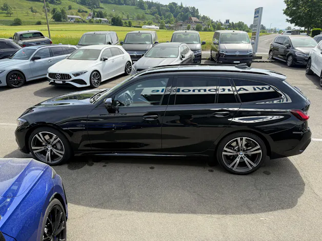 BMW 330e x DriveTouring M Sport Steptronic