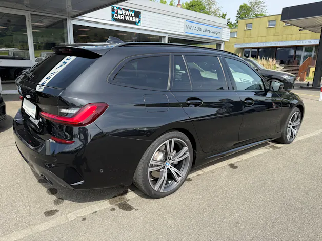 BMW 330e x DriveTouring M Sport Steptronic