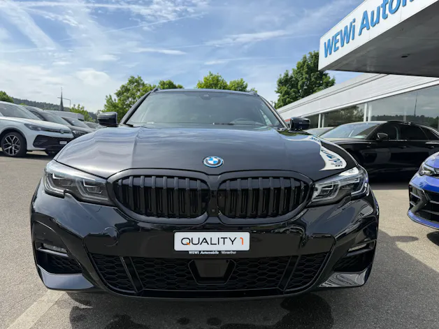 BMW 330e x DriveTouring M Sport Steptronic