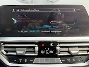 BMW 330e x DriveTouring M Sport Steptronic