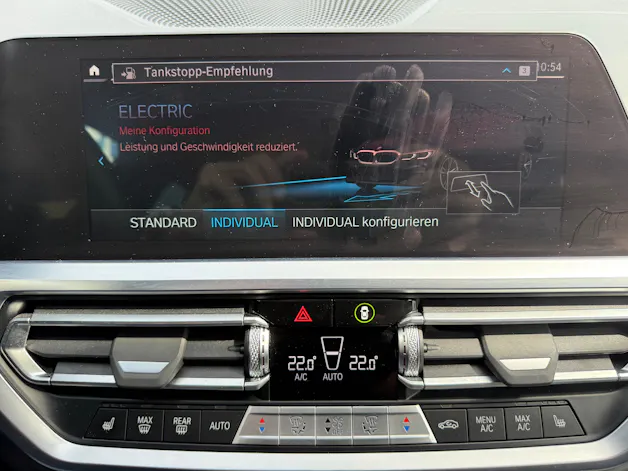 BMW 330e x DriveTouring M Sport Steptronic