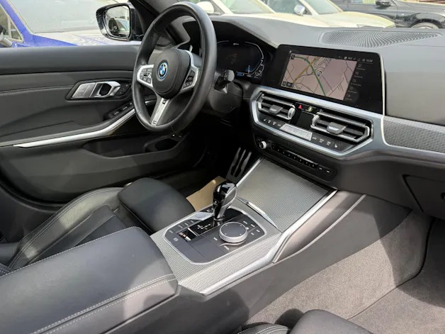 BMW 330e x DriveTouring M Sport Steptronic