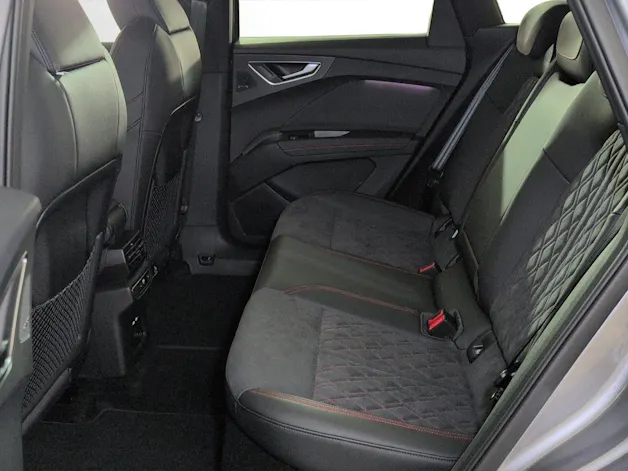 Audi Q4 e-tron 45 Edition Swiss Ski quattro