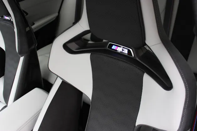BMW M3 Touring xDrive Competition M CARBON EXTERIEURPAKET Sonderlackierung *STERNRUBIN*