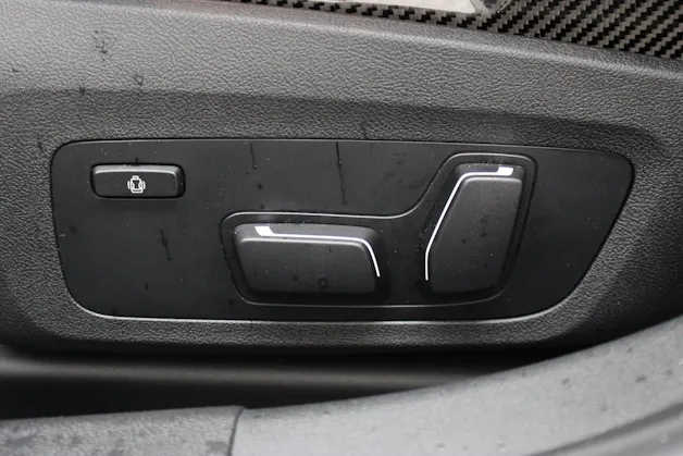 BMW M3 Touring xDrive Competition M CARBON EXTERIEURPAKET Sonderlackierung *STERNRUBIN*