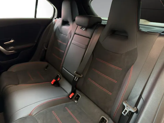 Mercedes-Benz A 220 4Matic 8G-DCT