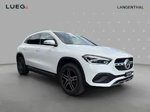 Mercedes-Benz GLA 250 Progressive 8G-DCT