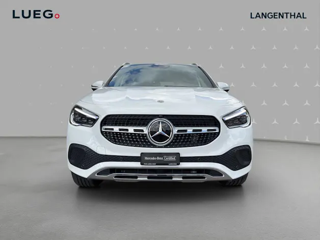 Mercedes-Benz GLA 250 Progressive 8G-DCT