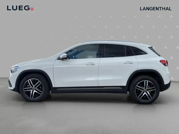 Mercedes-Benz GLA 250 Progressive 8G-DCT