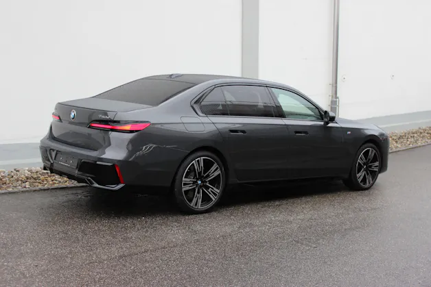 BMW 740d xDrive 48V M Sport Pro Individual DRAVITGRAU *1.9%-LEASINGAKTION*