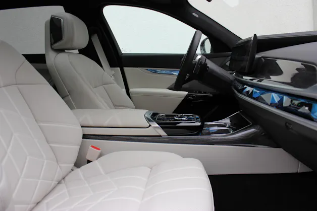 BMW 740d xDrive 48V M Sport Pro Individual DRAVITGRAU *1.9%-LEASINGAKTION*