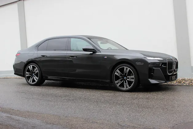 BMW 740d xDrive 48V M Sport Pro Individual DRAVITGRAU *1.9%-LEASINGAKTION*