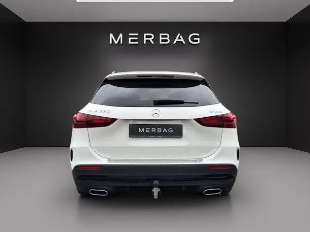 Mercedes-Benz GLA 220 4Matic 8G-DCT