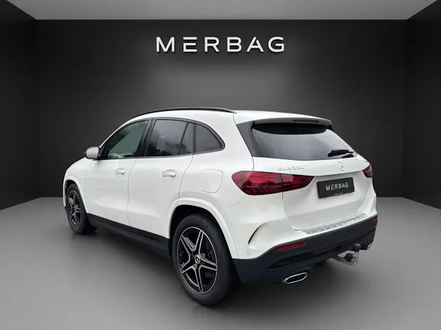 Mercedes-Benz GLA 220 4Matic 8G-DCT