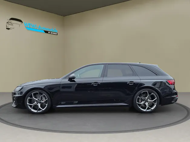 Audi RS4 Avant quattro tiptronic