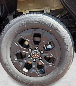 Toyota Hilux Double Cab.-Pick-up 2.8 D-4D MHEV 204 Invincible