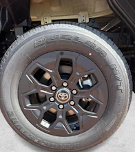 Fahrzeugbild TOYOTA Hilux Double Cab.-Pick-up 2.8 D-4D MHEV 204 Invincible