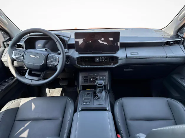 Toyota Hilux Double Cab.-Pick-up 2.8 D-4D MHEV 204 Invincible